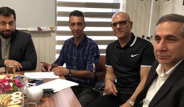 مرزبان و عنایتی، قرارداد خود را با سیاه جامگان امضا کردند