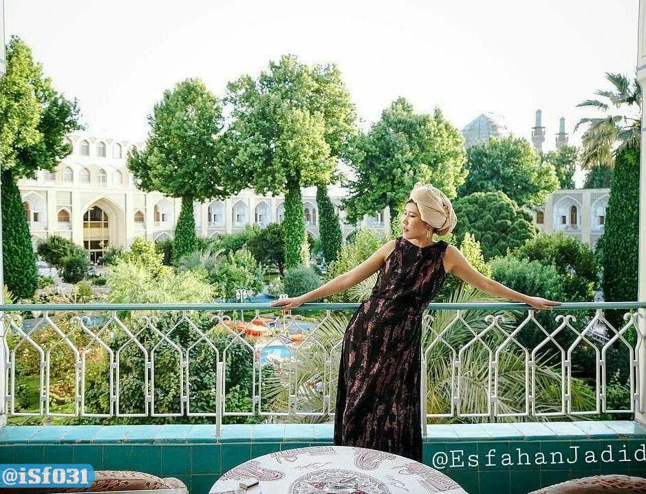 اینجا نه قصر امپراتوری ژاپنه، نه ایشون سوسانو و یانگومه...
