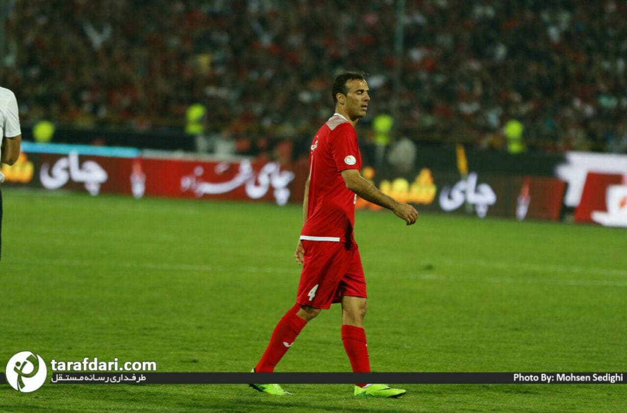 حراج پیراهن پرسپولیس برای کمک به زلزله زدگان کرمانشاه (عکس)