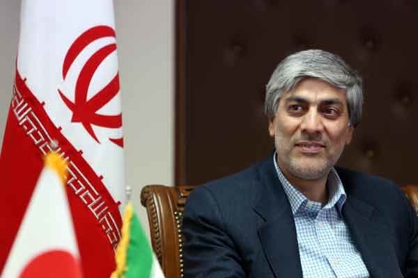 تقدیر کیومرث هاشمی از رضا کردی به دلیل استعفا از تیم ملی فوتسال میانمار