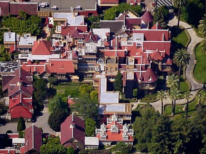 " عمارت ارواح "
