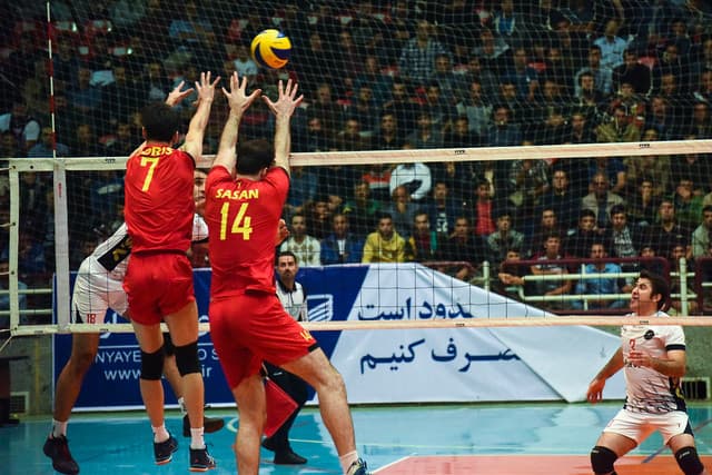 پس از برتری مقابل پارسه تهران؛ صالحین ورامین به پلی آف لیگ برتر والیبال نزدیک تر شد