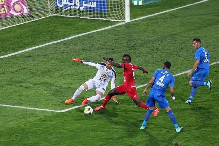 از بین باشگاه های فوتبال ایران، تنها 7 باشگاه مجوز حرفه ای دریافت کردند