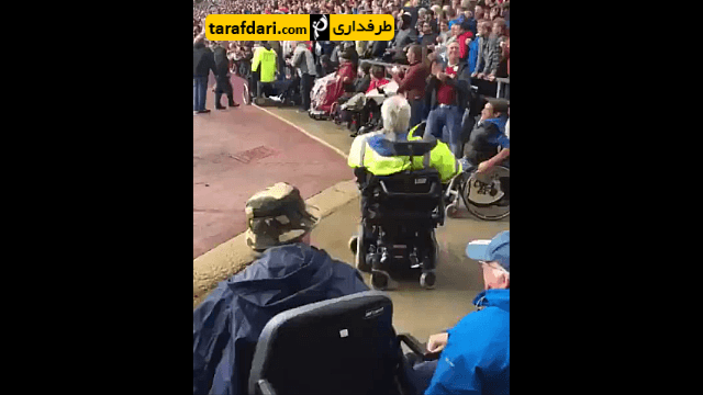 ویدیو؛ شادی جالب یک هوادار ناتوان برنلی در بازی با لیورپول