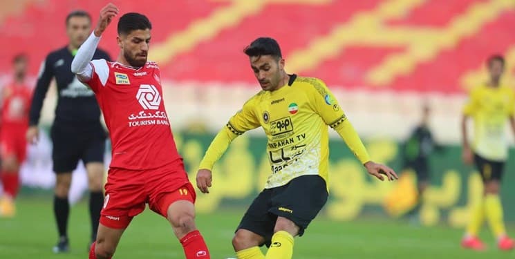 پرسپولیس - سپاهان در ورزشگاه آزادی زیر نور