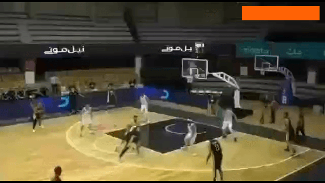 بازر پری پتی، بازیکن آمریکایی تیم شهرداری گرگان در دیدار روز گذشته مقابل آوران سیرجان / فیلم