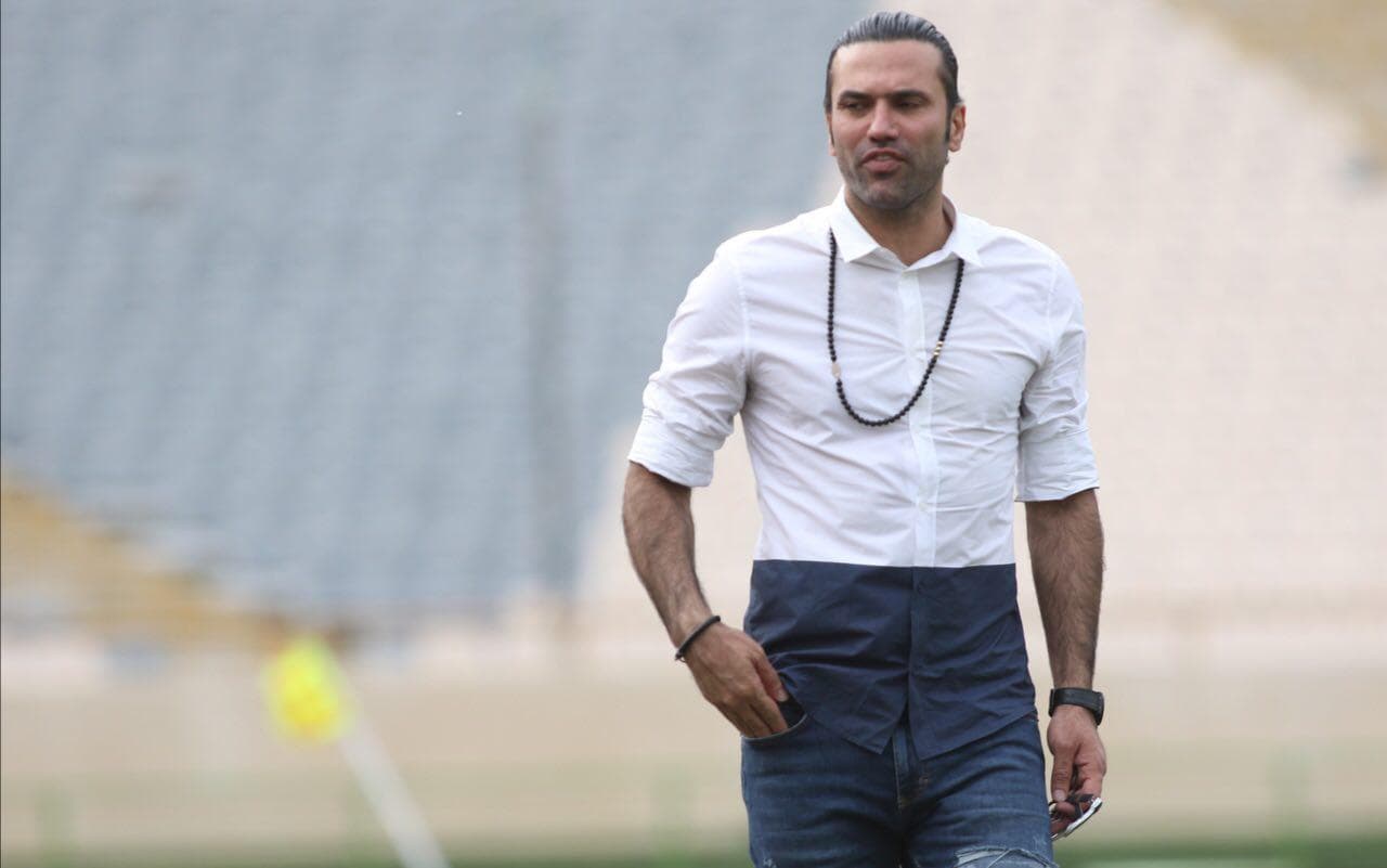 علیرضا نیکبخت: همین که وزیر پرسپولیسی رفت، استقلال قهرمان نیم فصل شد!