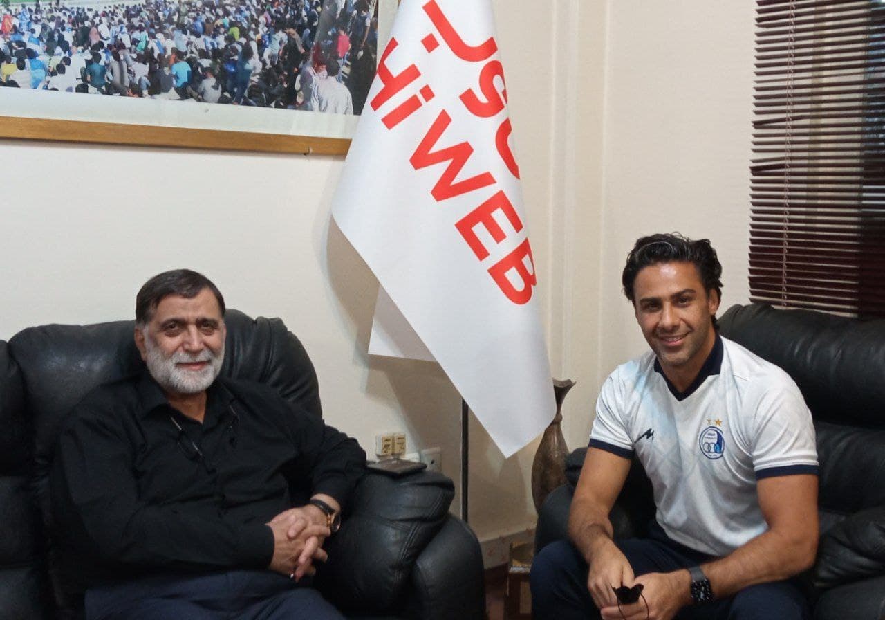 فرهاد مجیدی لیست خارجی های استقلال را به مصطفی آجورلو داد