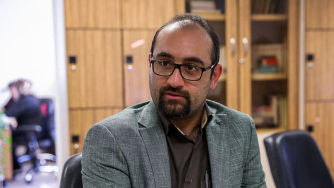 حجت نظری: در زمان ما، بسیاری از مسائل مالی استقلال غیرشفاف بود