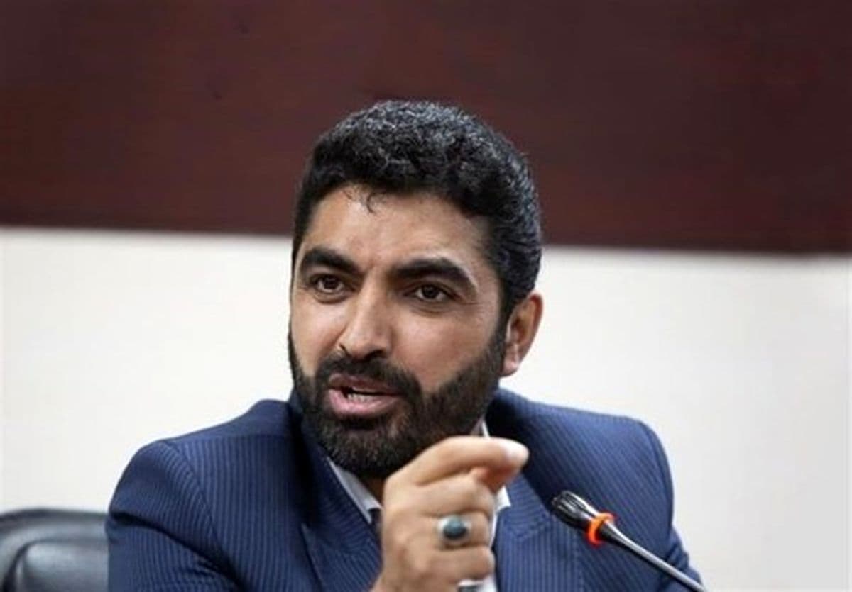 تذکر نماینده مجلس به عزیزی خادم درباره خوبان عالم و جوراب و توپ!