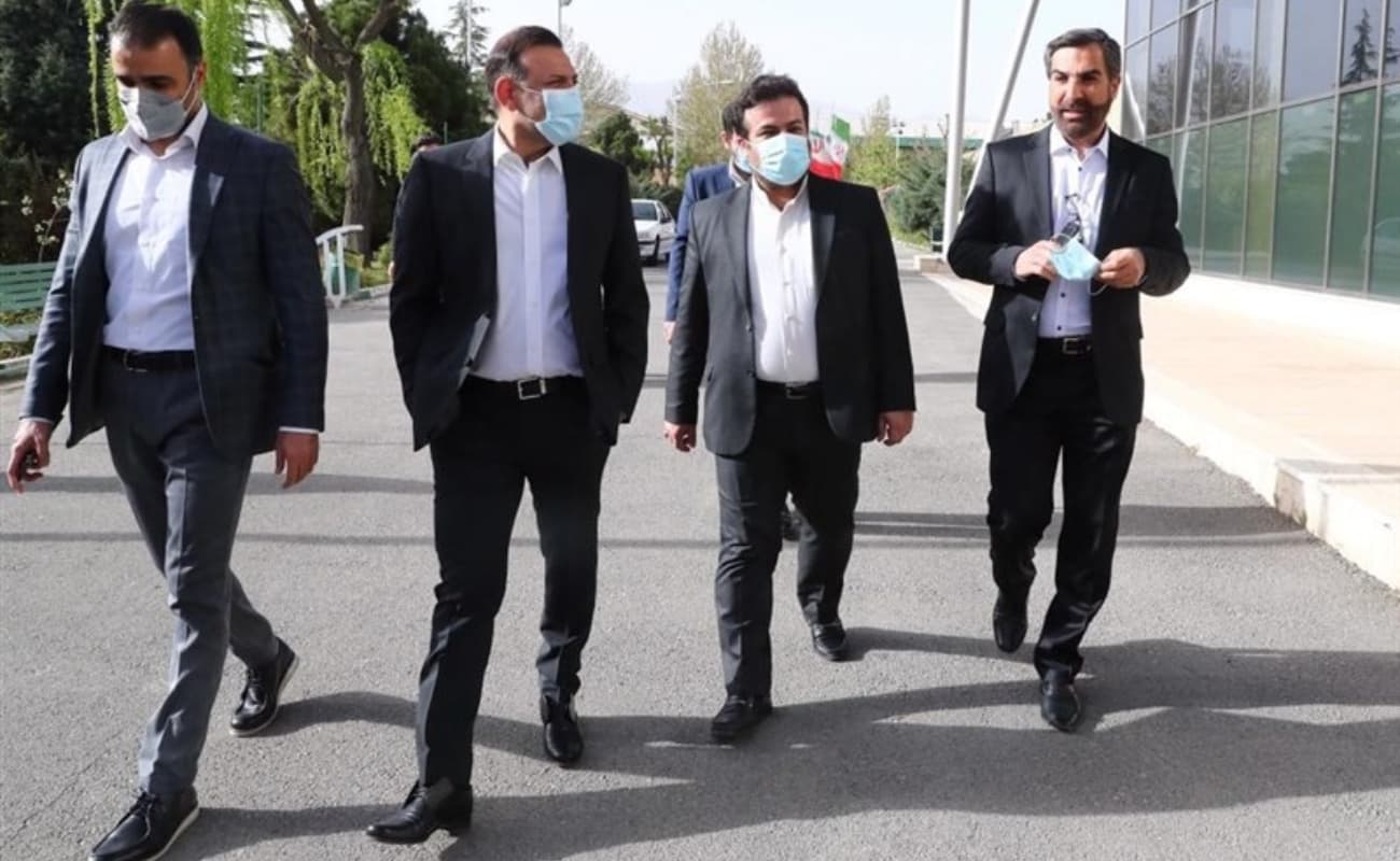 جمع خوبان در فدراسیون توریستی - تفریحی فوتبال/ افشاگری یک خبرگزاری علیه عزیزی خادم