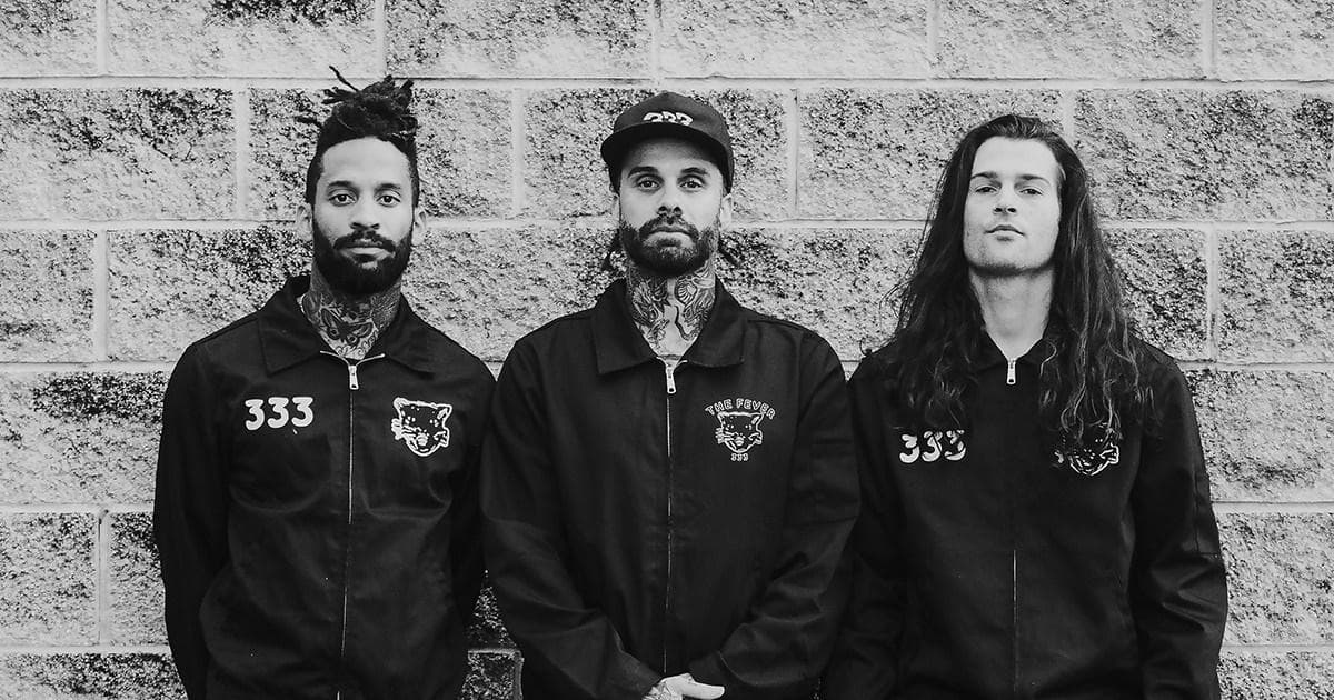 آهنگ kingdom از fever 333