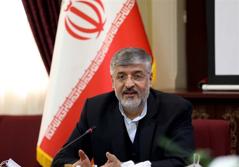 پولادگر: سیامند رحمان باید یک الگو برای ورزشکاران باشد