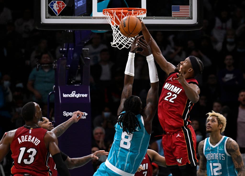 فصل عادی NBA | پیروزی میامی در اورتایم دوم؛ شکست میلواکی مقابل فیلادلفیا
