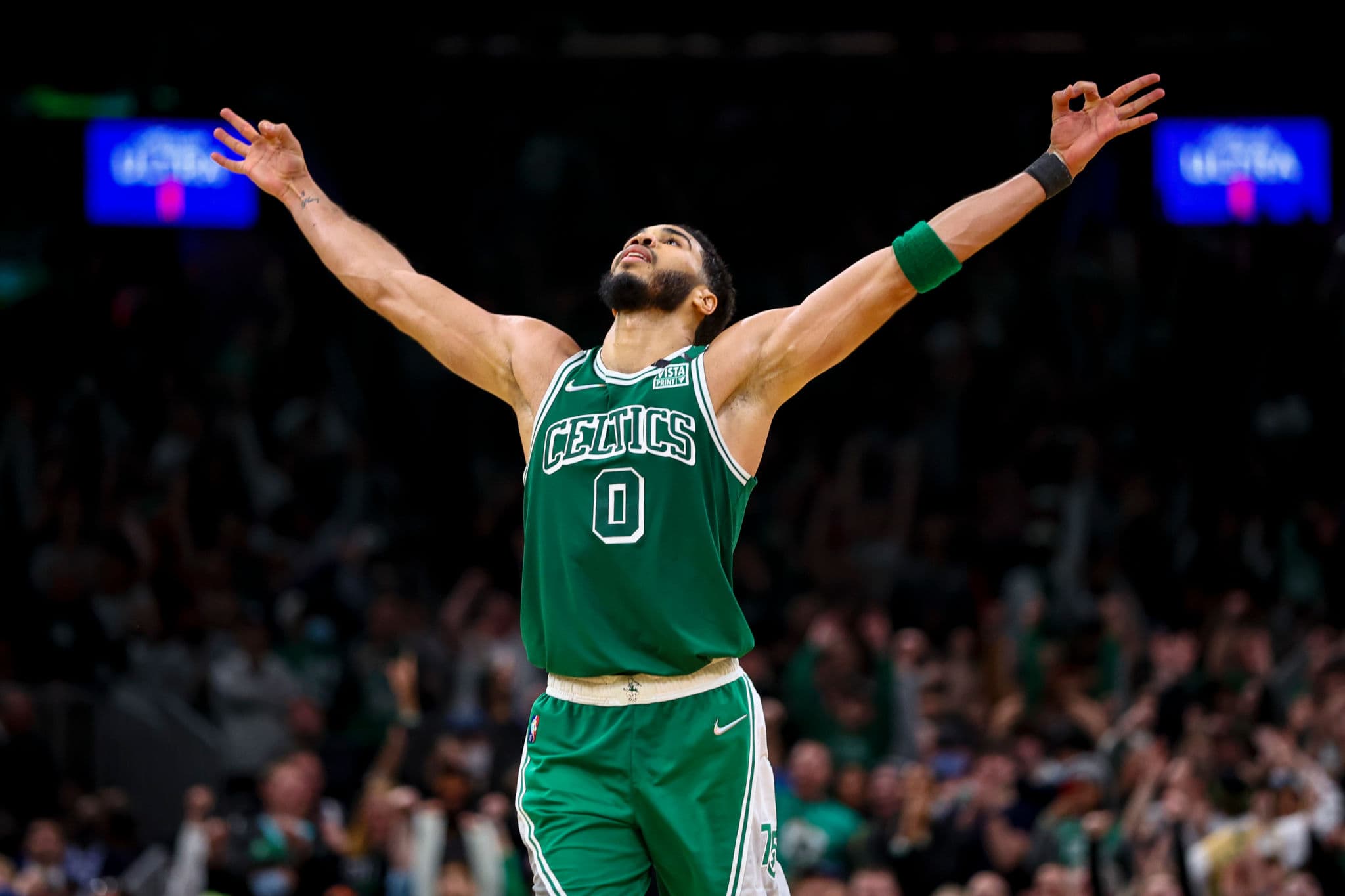 فصل عادی NBA | پیروزی بزرگ بوستون با 54 امتیاز تیتم؛ میلواکی از سانز گذشت