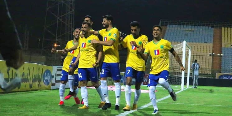 مطلق زاده: در آبادان به جز رنگ زرد و پرچم برزیل، هیچ چیزی محبوبیت ندارد