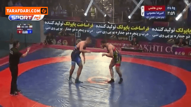  اعتراض و قهر مهدی هاشمی روی تشک در جام کشتی آزاد تختی / فیلم