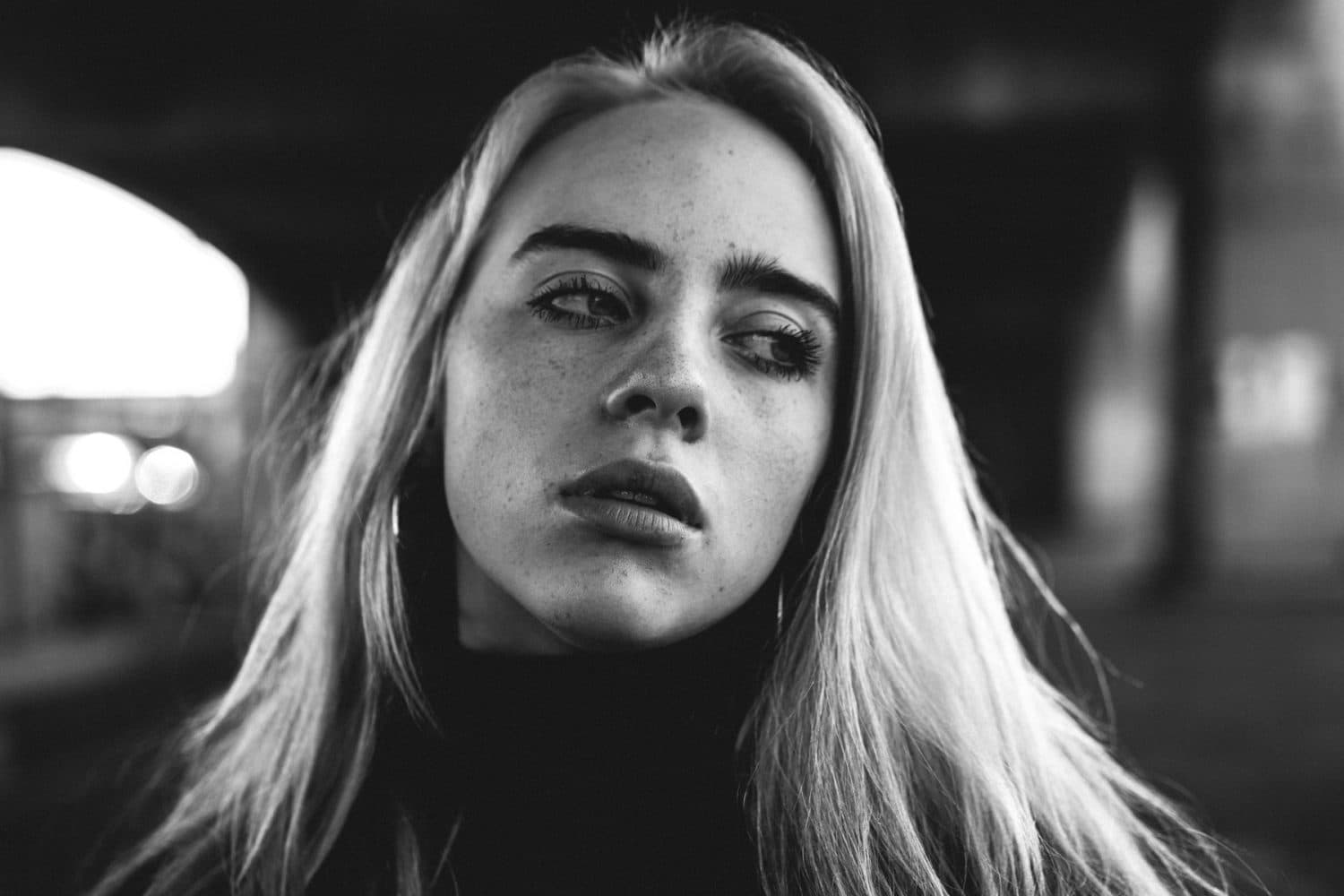 دانلود آهنگ Come Out And Play از Billie Eilish به همراه متن و ترجمه