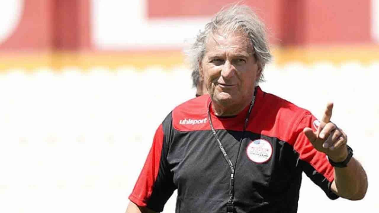 تلاش استقلالی ها برای فرار از سرنوشت پرسپولیسی ها درباره مربیان پرتغالی