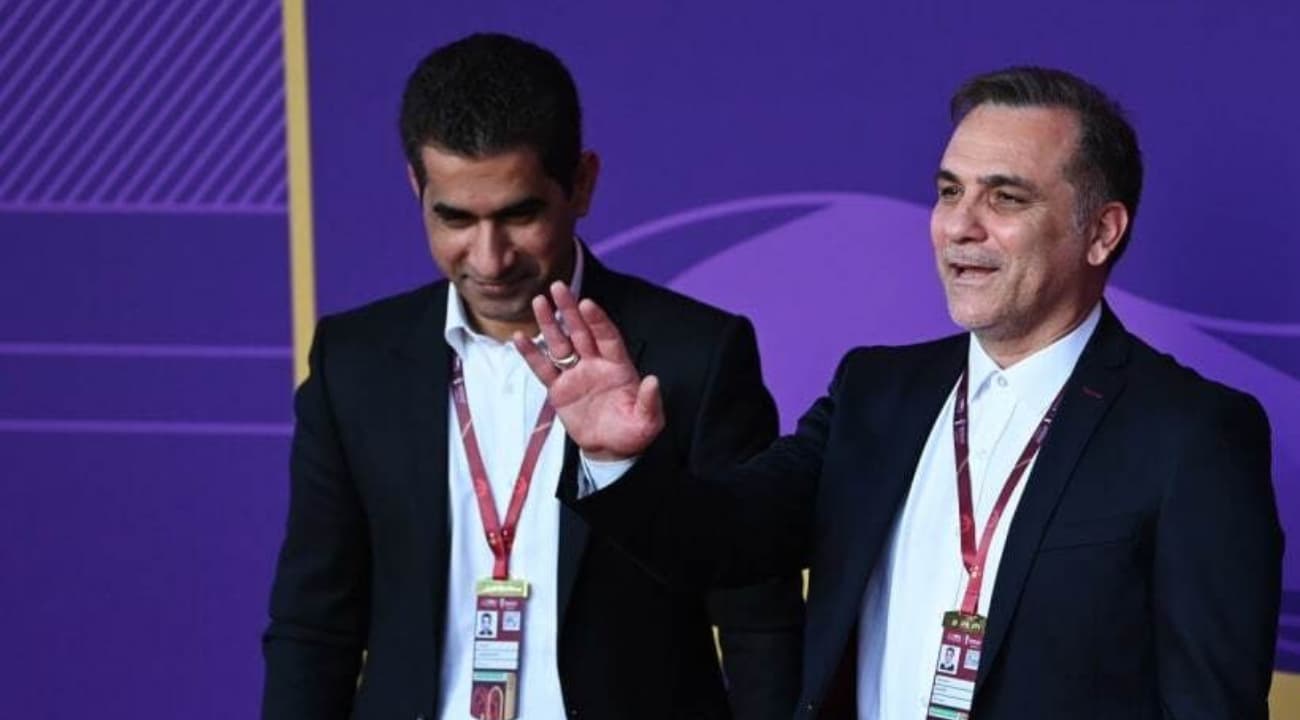 دسته گل جدید فدراسیون موقت؛ تبلیغات محیطی ایران - الجزایر + سند