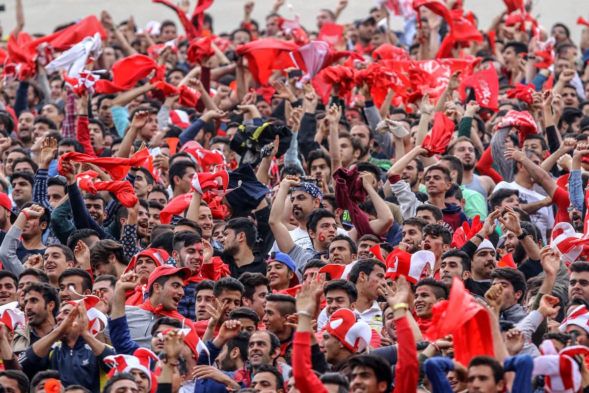 ایده جالب کانون هواداران پرسپولیس؛ گلباران بازیکنان!