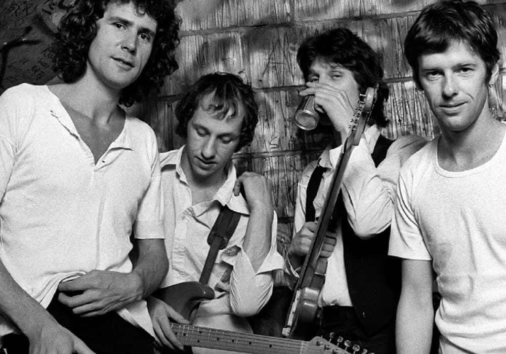 دانلود آهنگ Dire Straits - News