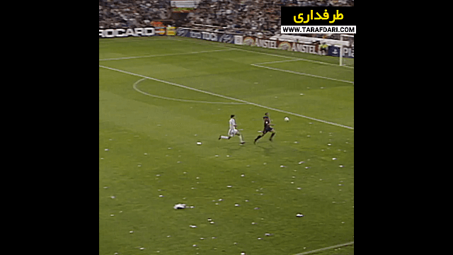 پلی به گذشته - صعود رئال مادرید به فینال لیگ قهرمانان اروپا در شب تساوی 1-1 مقابل بارسلونا (2002/5/1) / فیلم
