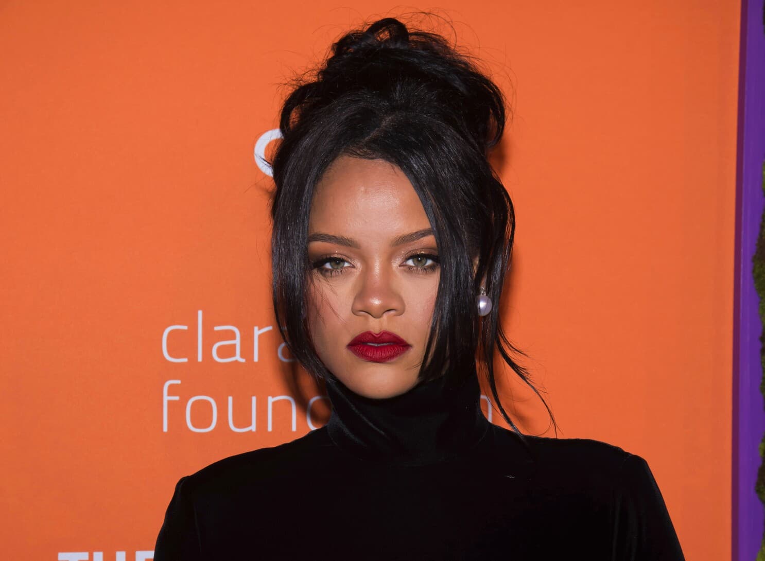 دانلود آهنگ Rihanna- S&M 