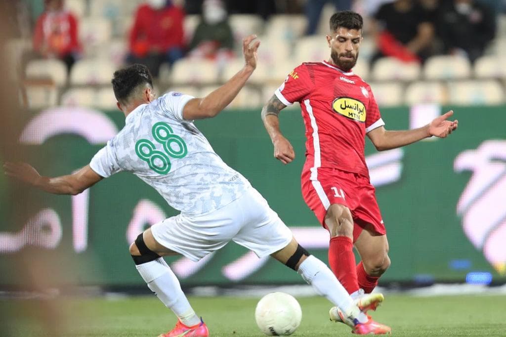 مدافع پرسپولیس ۳ هفته خانه‌ نشین شد