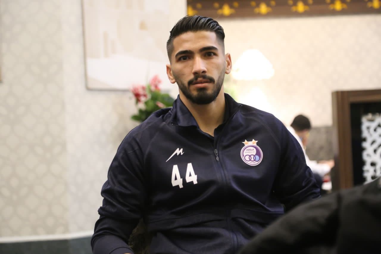 استقلال با یک مدافع جوان در راه مشهد 