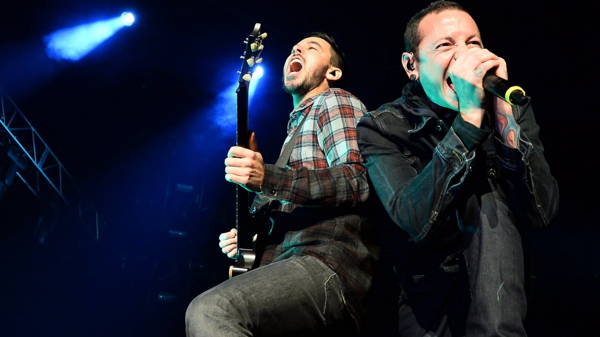 Linkin Park & the Fans - In the End (Acoustic)