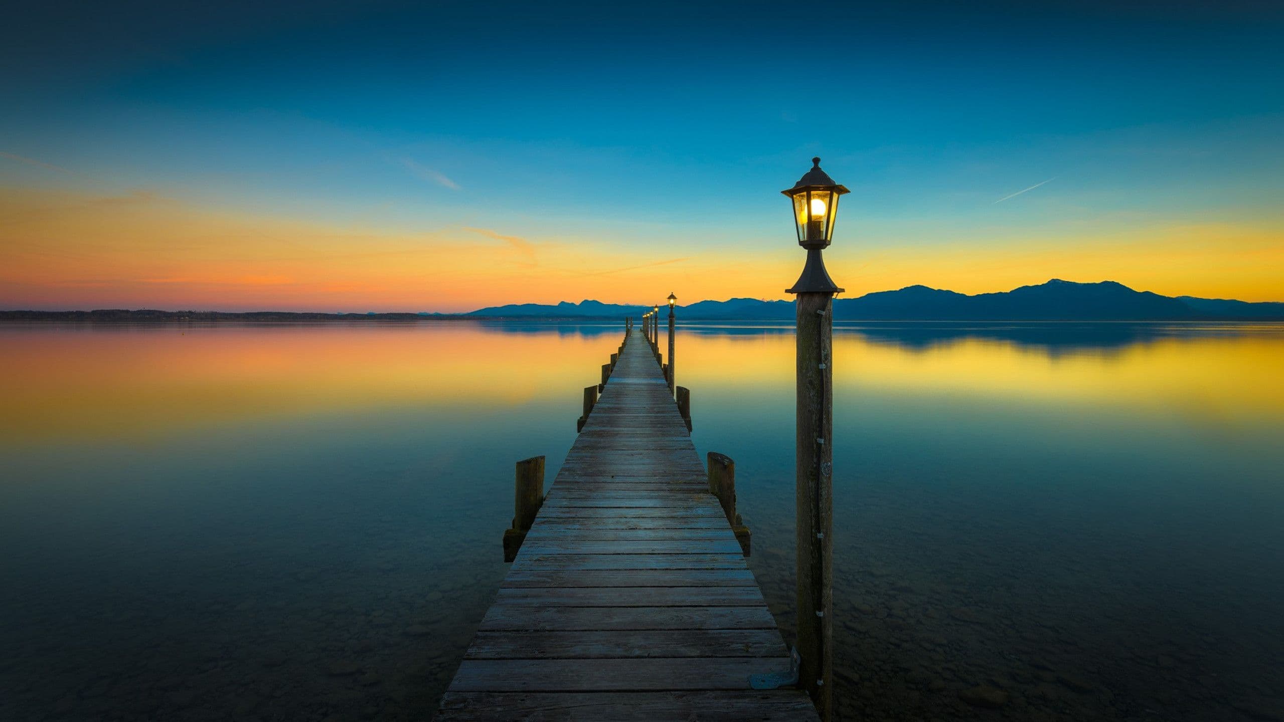 دانلود آهنگ بیکلام Small Steps از Ron Adelaar