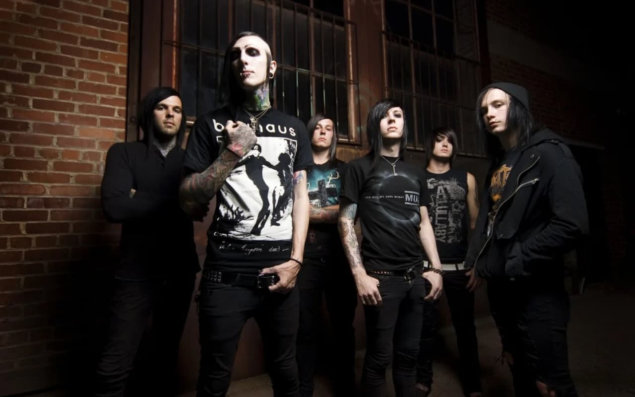 دانلود آهنگ Motionless In White - Voices 
