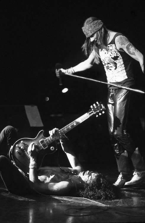 دانلود آهنگ Live and Let Die از Guns N' Roses