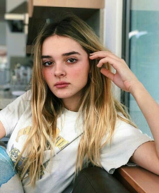 دانلود آهنگ  The end از Charlotte Sarah Lawrence
