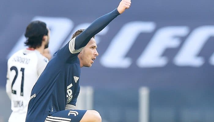 مدیر برنامه آرتور ملو: والنسیا به او علاقه دارد و آرتور می خواهد از یوونتوس جدا شود