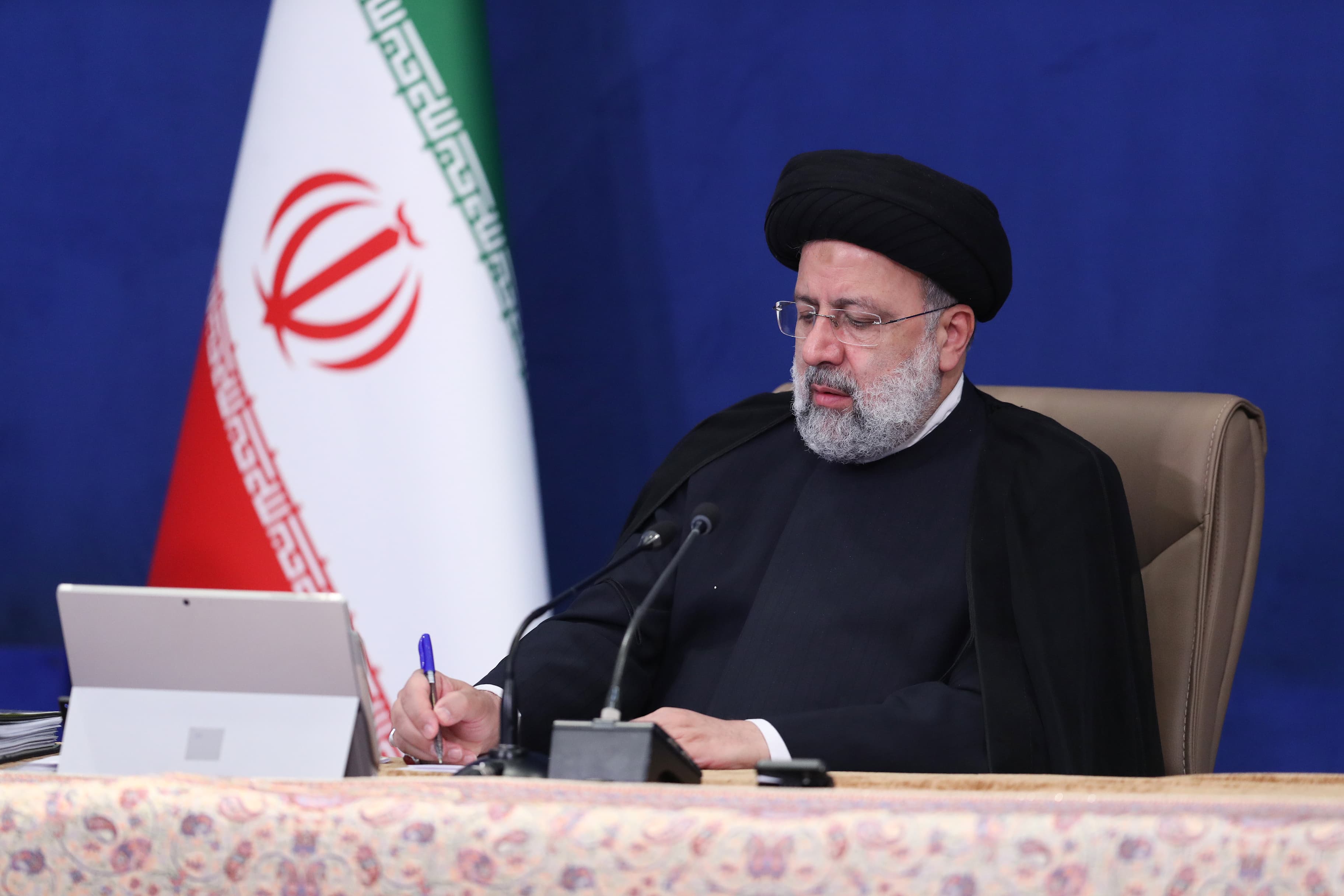 رئیس جمهور نایب‌قهرمانی کشتی آزاد را تبریک گفت
