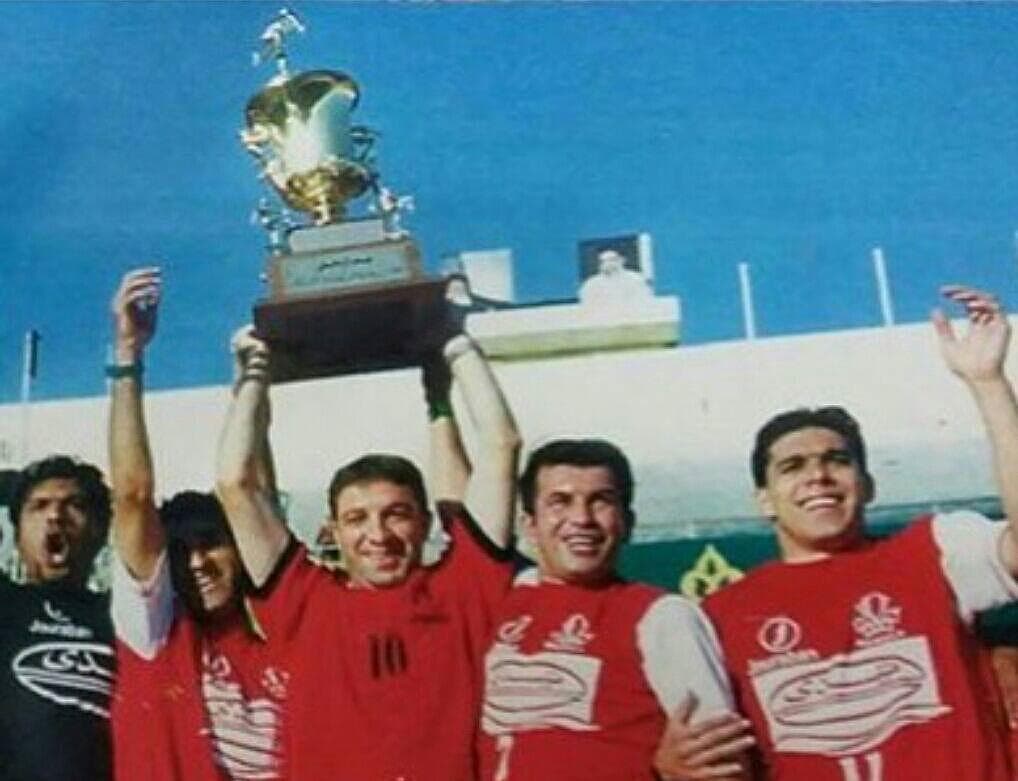 مروری بر ادوار گذشته لیگ حرفه ای؛ روز آخر، قهرمانی از استقلال به پرسپولیس رسید