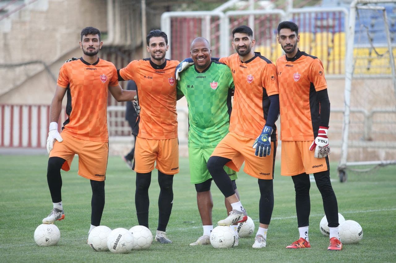 فضای متفاوت بین دروازه بان های پرسپولیس و رفتارهای جالب علیرضا بیرانوند