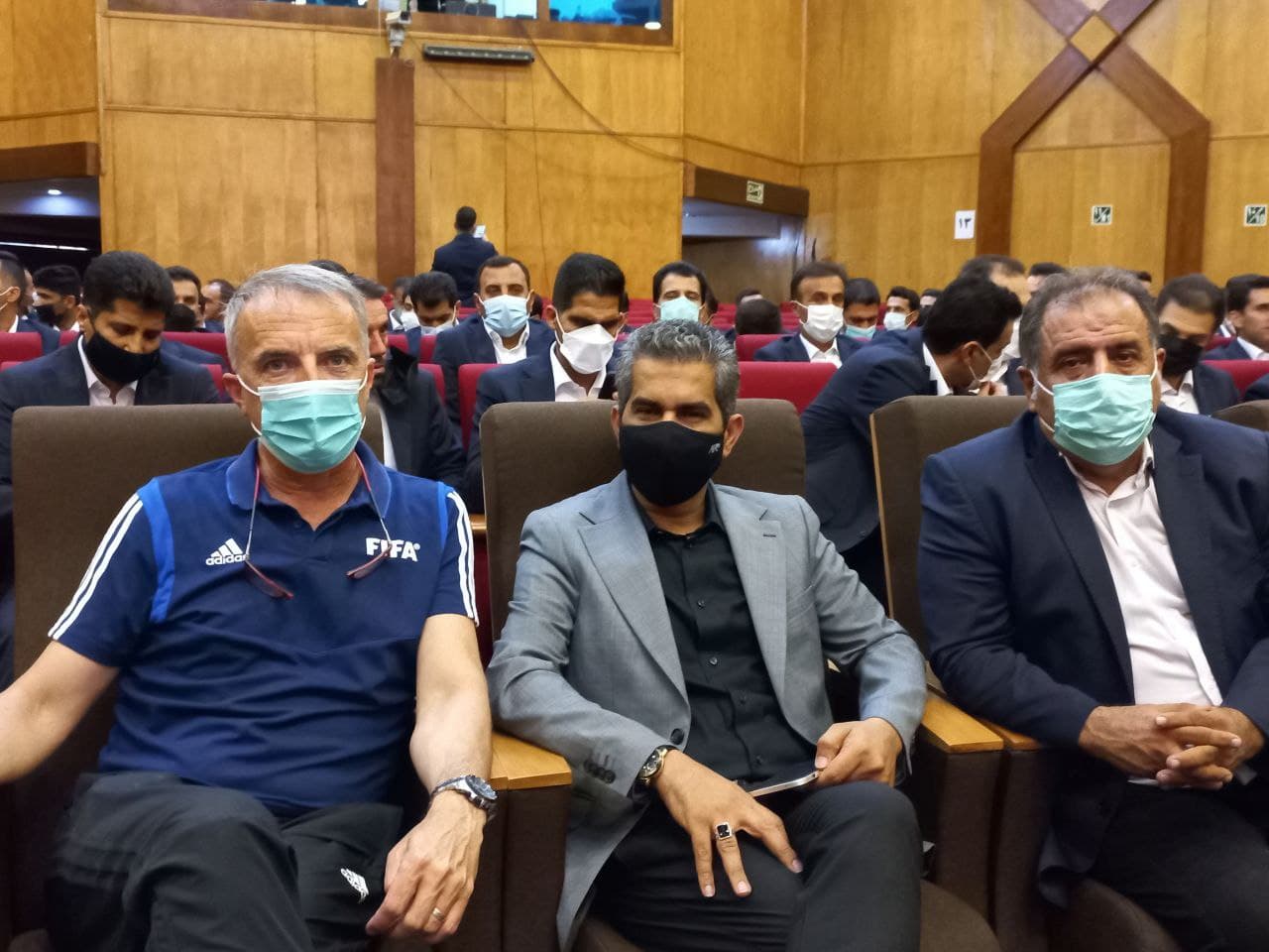حسن کامرانی فر: برای VAR با فیفا مکاتبه کردیم؛ منتظریم مدل جدیدی از داوران را ببینیم