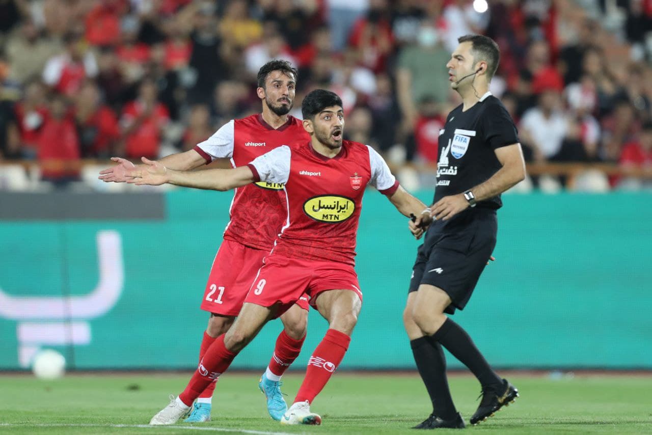 تبلیغ اپراتور از سوی باشگاه پرسپولیس بدون ثبت قرارداد