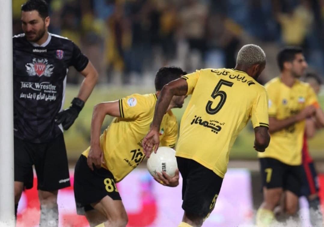 سپاهان 2-1 نساجی / کامبک طلایی در شب جذاب و جنجالی نقش جهان