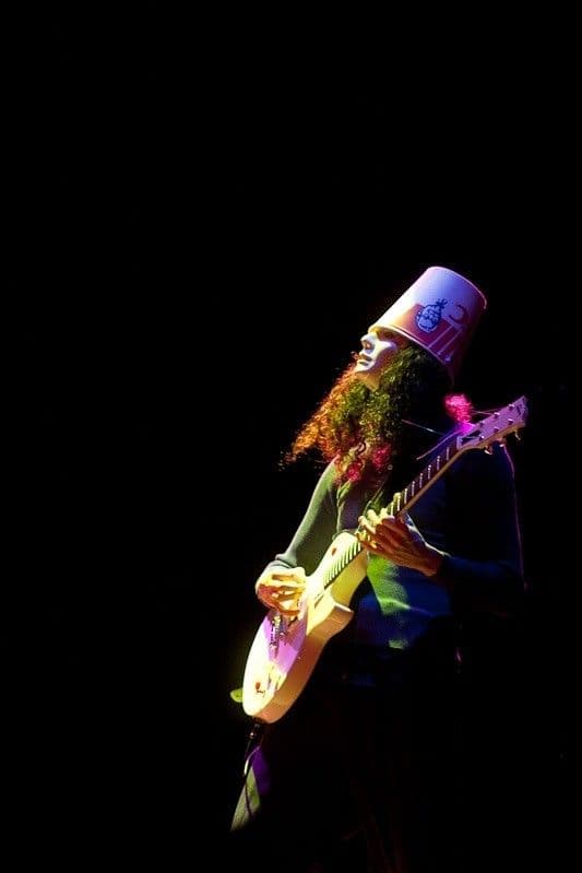 آهنگ Buckethead & Serj Tankian & Shana Halligan - Waiting Hare