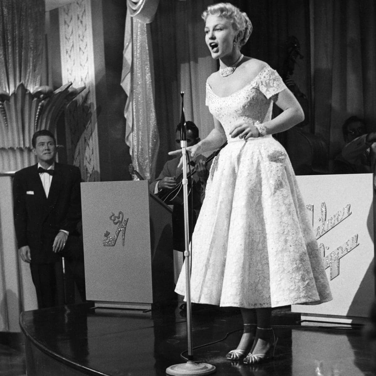 دانلود آهنگ Peggy Lee - Why Don't You Do Right