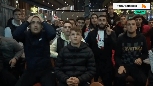 واکنش هواداران کرواسی در لحظه پیروزی مقابل ژاپن در ضربات پنالتی / فیلم