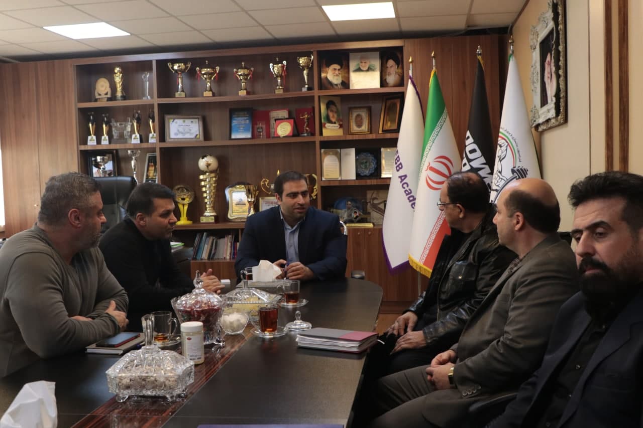 برگزاری نشست کمیسیون داوران با رئیس فدراسیون بدنسازی/ تکلیف حضور داوران ایرانی در مسابقات جهانی مشخص شد