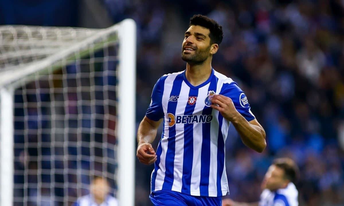 تیم منتخب همگروهان ایران در جام جهانی؛ مهدی طارمی کنار هری کین و گرت بیل