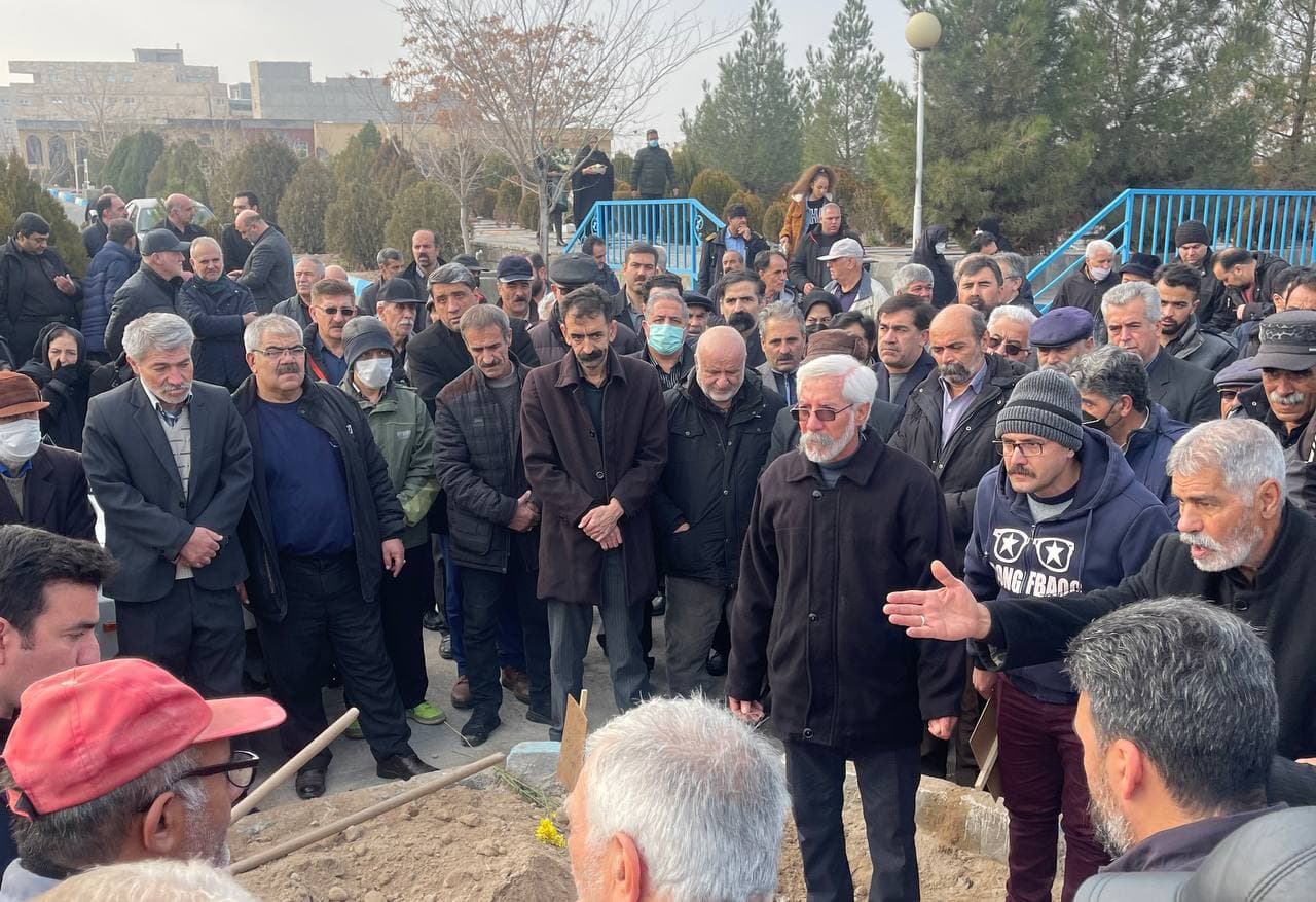 حضور سرپرست مدیرعاملی باشگاه تراکتور در مراسم تشییع پیکر حسام گلزاری