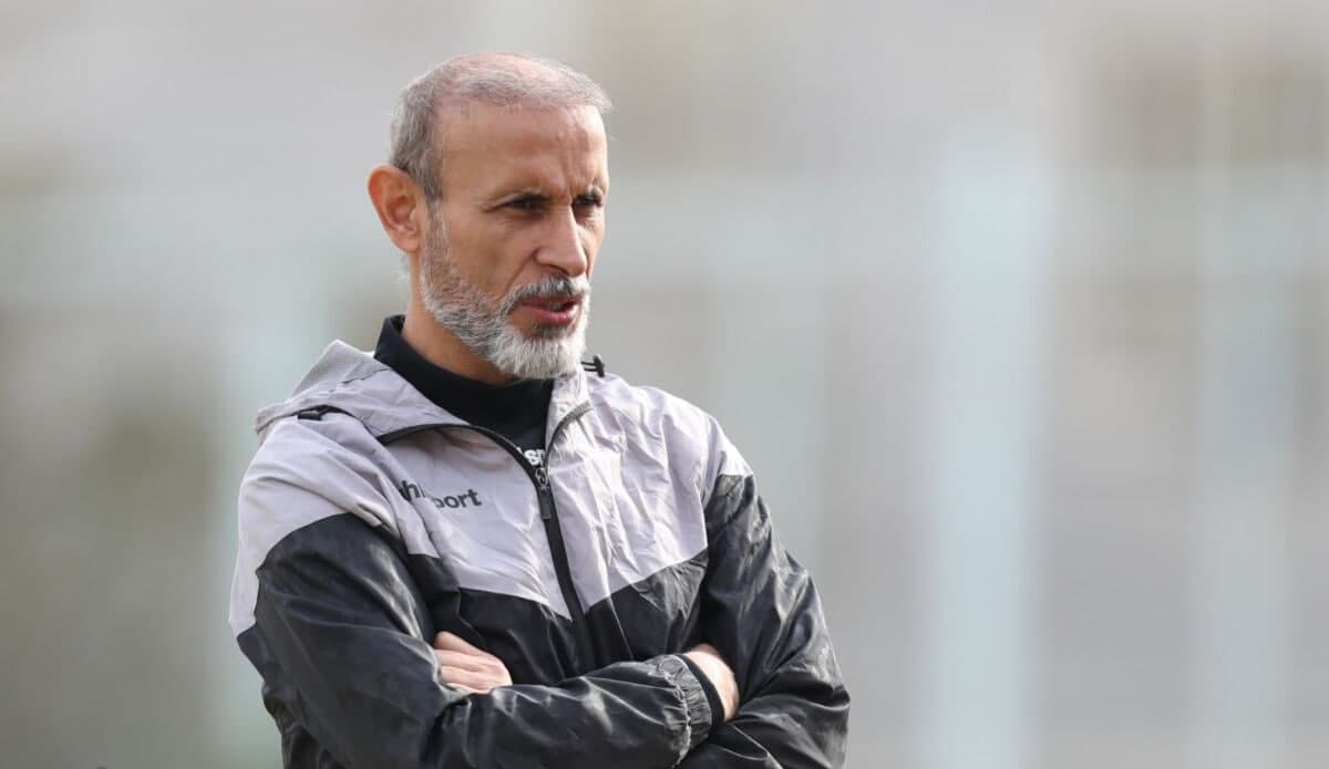 یحیی گل محمدی در جمع سرمربیان موفق پرسپولیس برابر سپاهان
