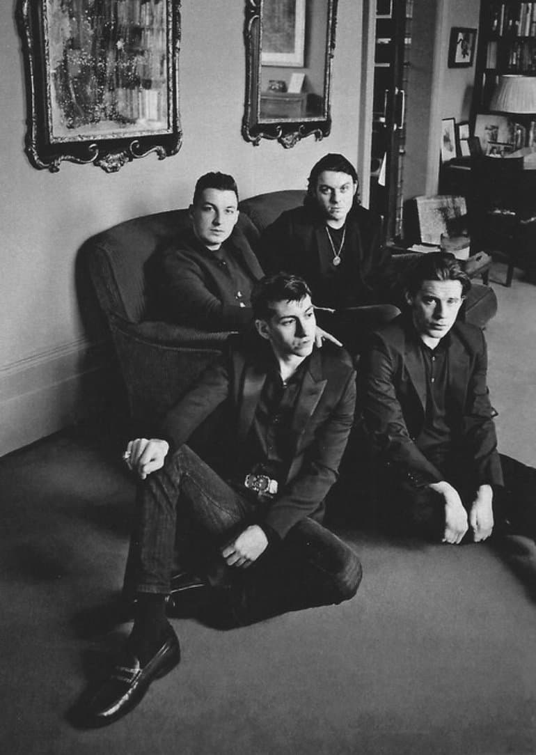 دانلود آهنگ Arctic Monkeys - Snap Out Of It